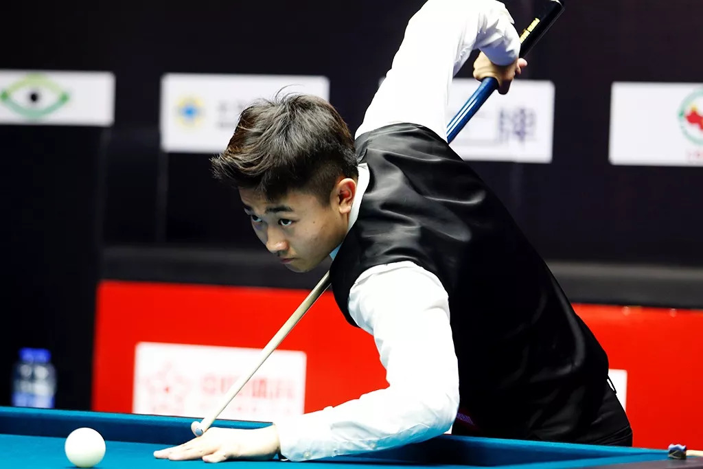 关系紧张的 关系紧张的